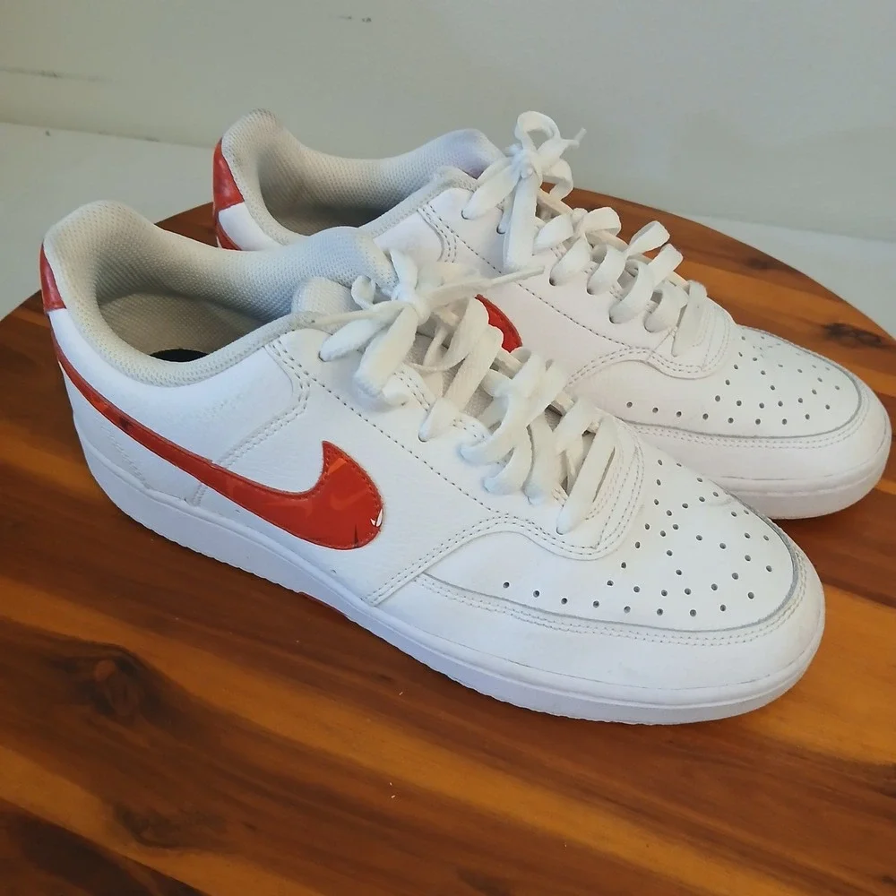 Nike see images